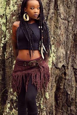 Afrikanische Matriarchen: Teil (Femdom / Galerie)