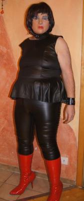 Maso CD Hure Manuela im neuen Outfit und E-Stim