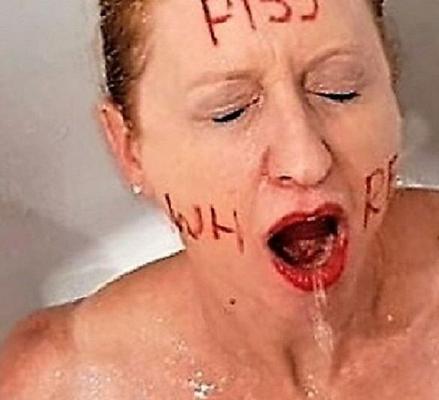 Eine SubSlut lebt für Sperma, Urin und Erniedrigung