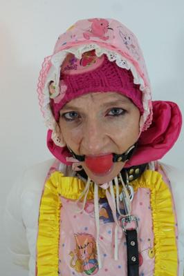 Whitetrash geknebelte deutsche Dhimmi-Hure Putridstinka