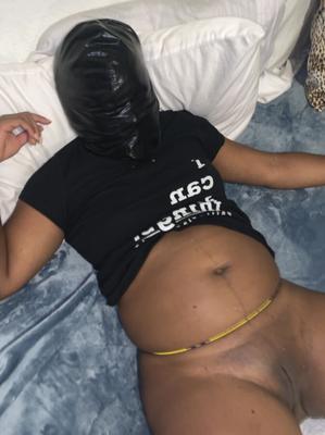 Ebony Sub obeys