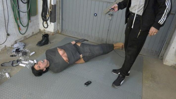 LATINA QUENTE NO BDSM DURO