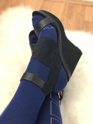 私の足元で自分を責めてください