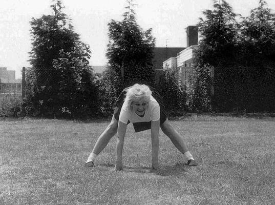 Black and white spanking - Cartwheel