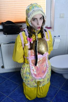 Whitetrash Mohameds deutsche Dhimmi-Hure Gummizulma