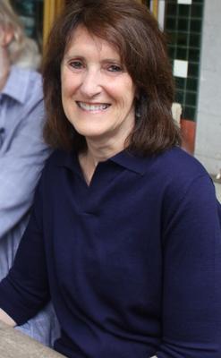 Brunette GILF to use and abuse