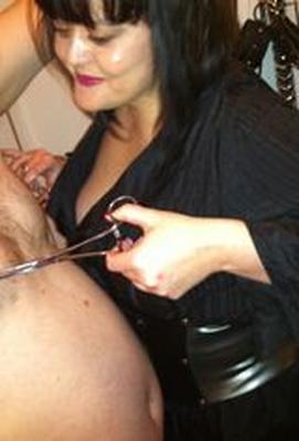 Domina Sara