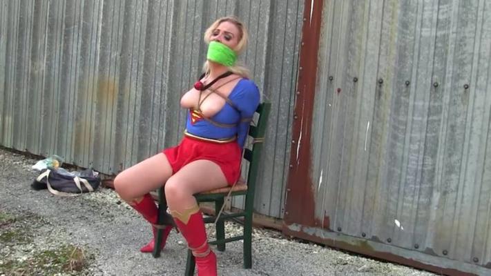 Superheroines in bondage