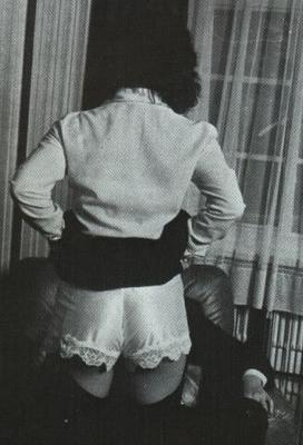 Schwarz-weißes Spanking – französische Unterhosen