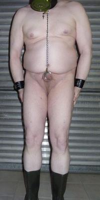 pene encadenado