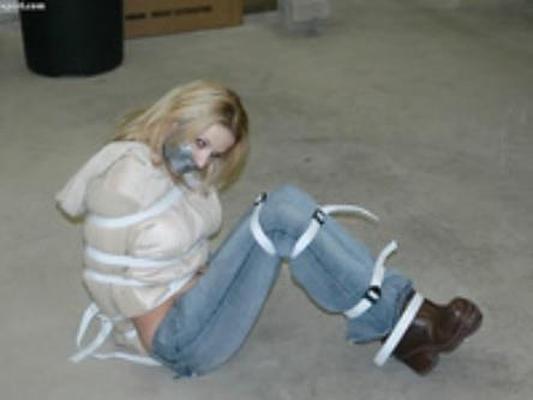 Modelo de Bondage Mandy Kae