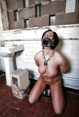 Female slaves 