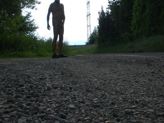 Slave Halfpublic perto da rua